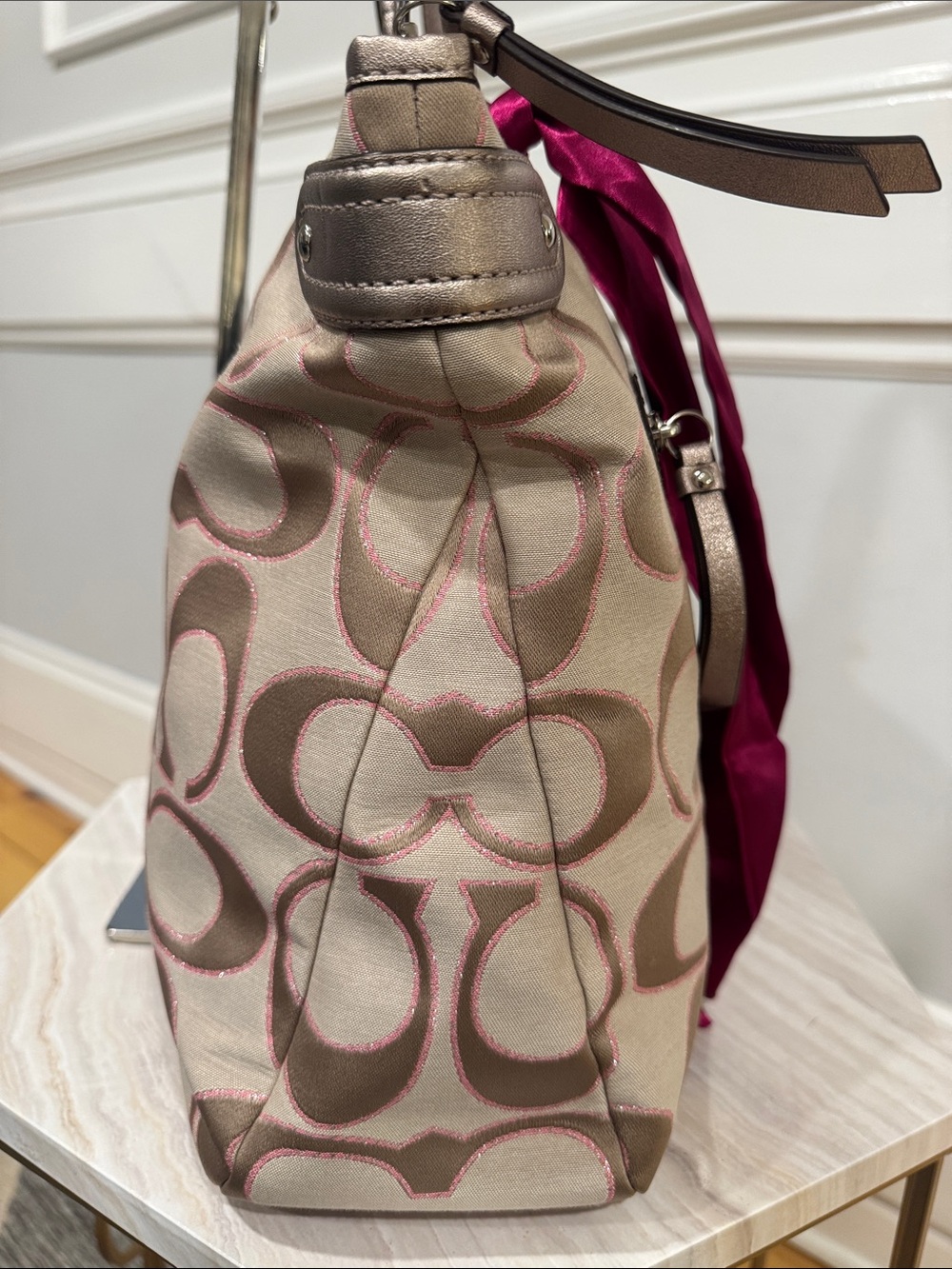 Coach Bag  Daisy Glitter Sparkle Outline Tan Pink Signature Emma Tote EUC - Picture 7 of 17